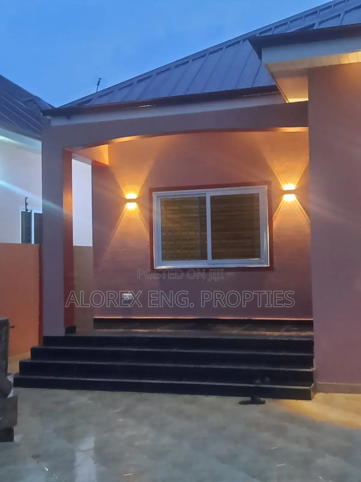 3bdrm House in House, Oyarifa for sale