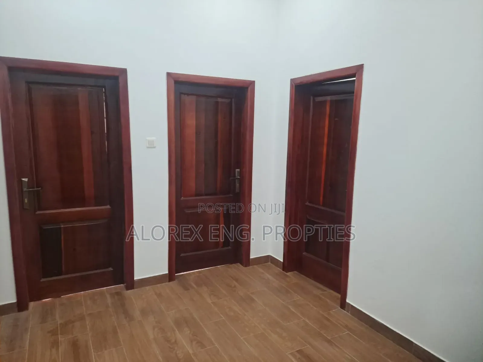 3bdrm House in House, Oyarifa for sale