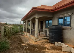 6bdrm House in Santasi Nkronsa, Kumasi Metropolitan for sale