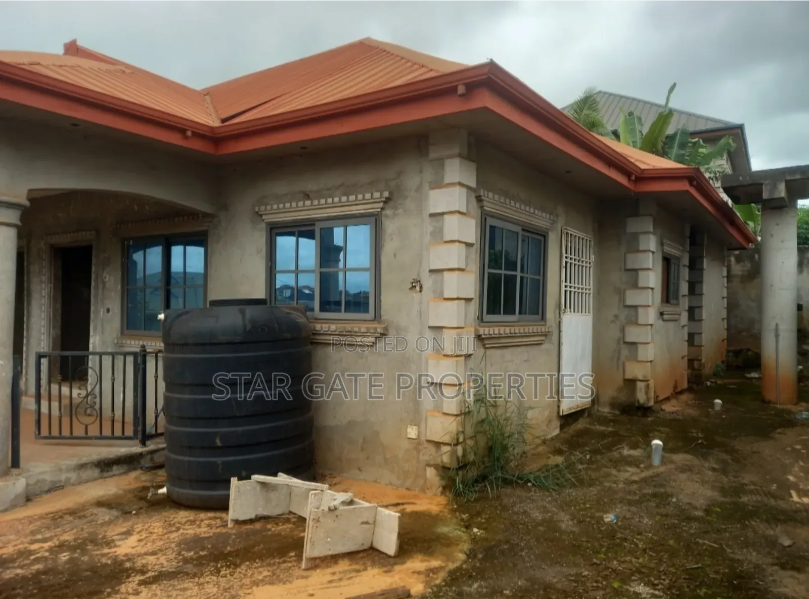 6bdrm House in Santasi Nkronsa, Kumasi Metropolitan for sale