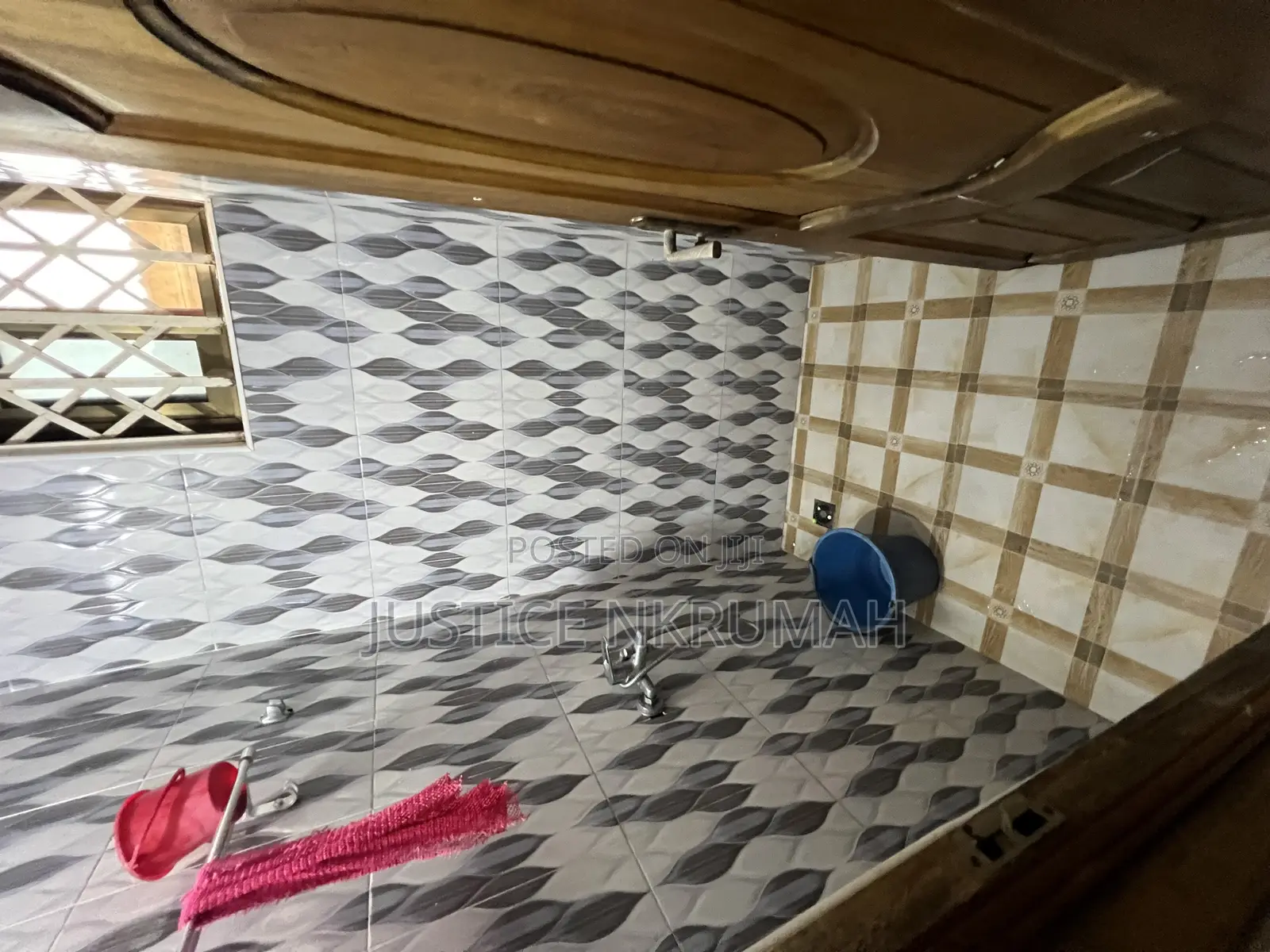 3bdrm Apartment in Mr Justice Estate, Old Barrier for rent