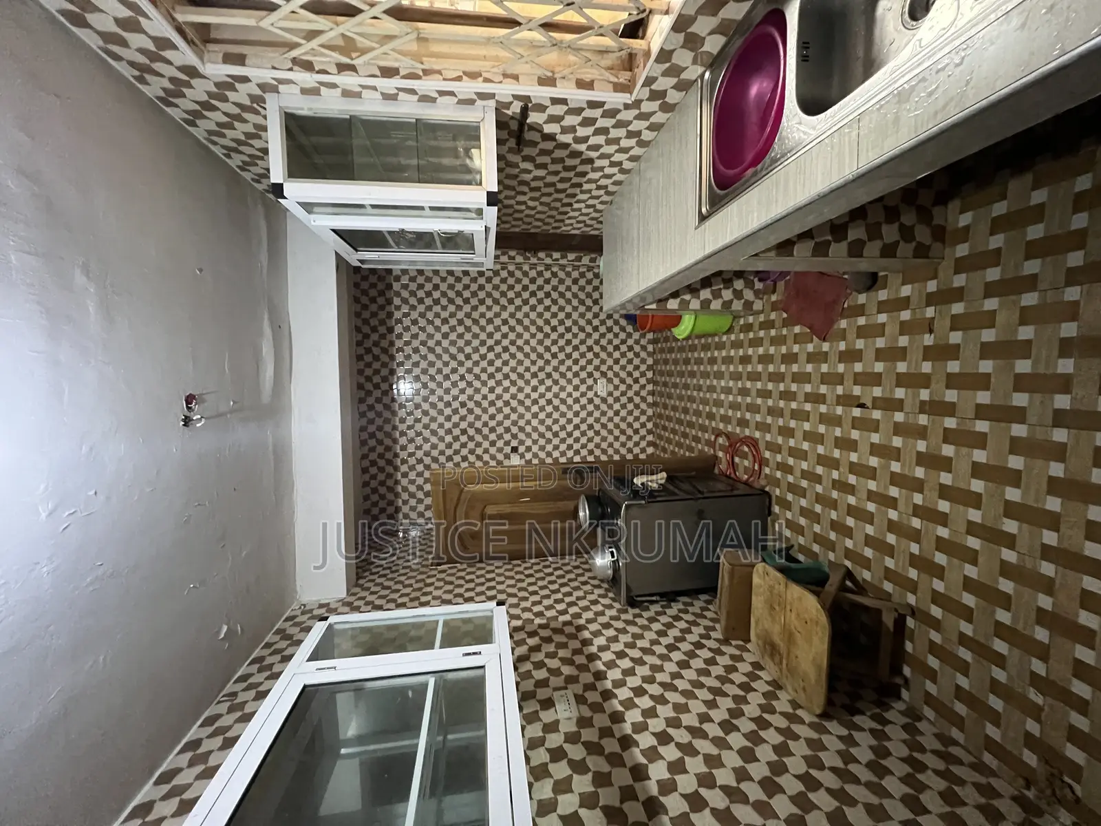3bdrm Apartment in Mr Justice Estate, Old Barrier for rent