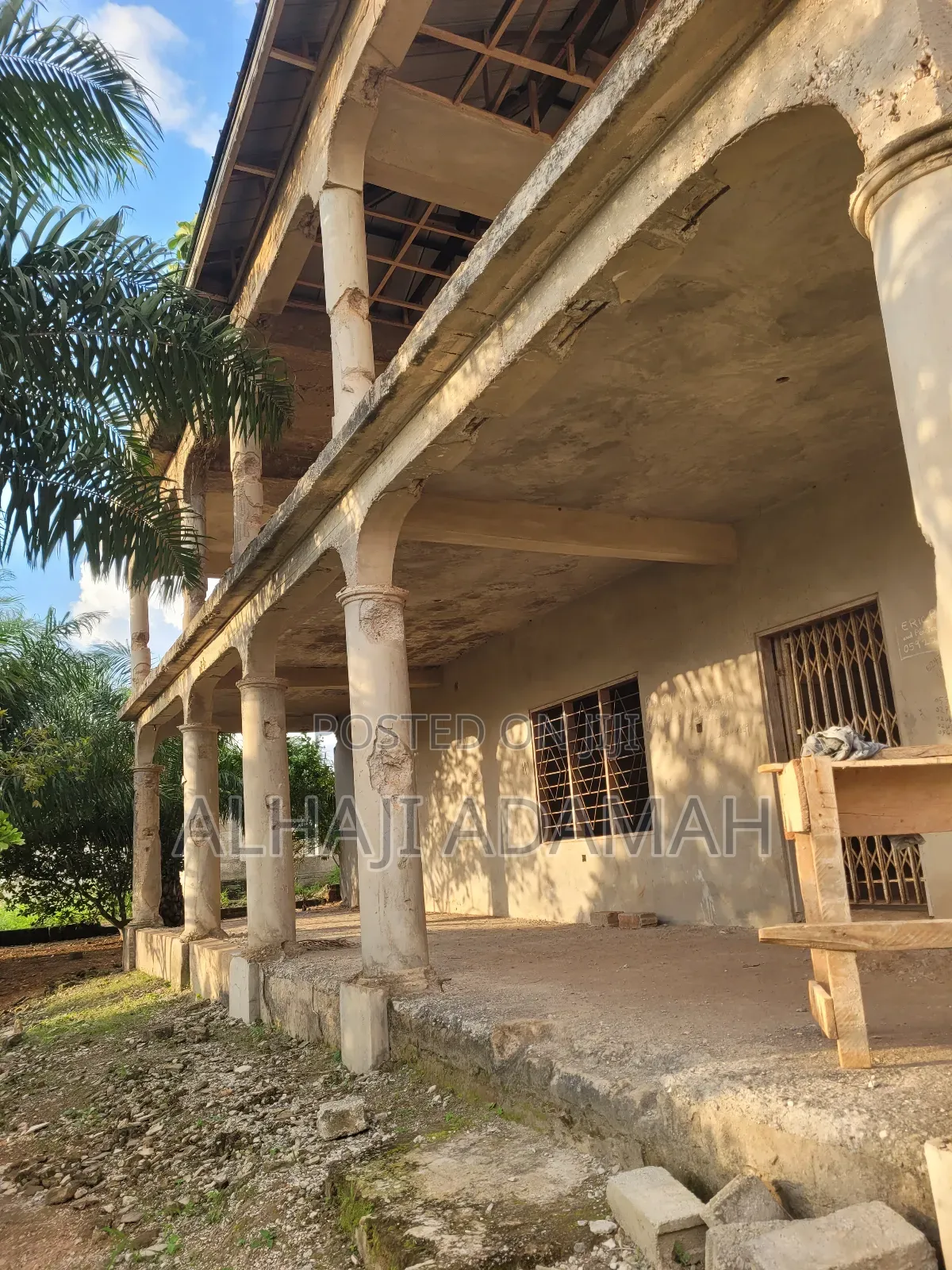 5bdrm Block of Flats in Diamond City Estate, Atwima Kwanwoma for sale