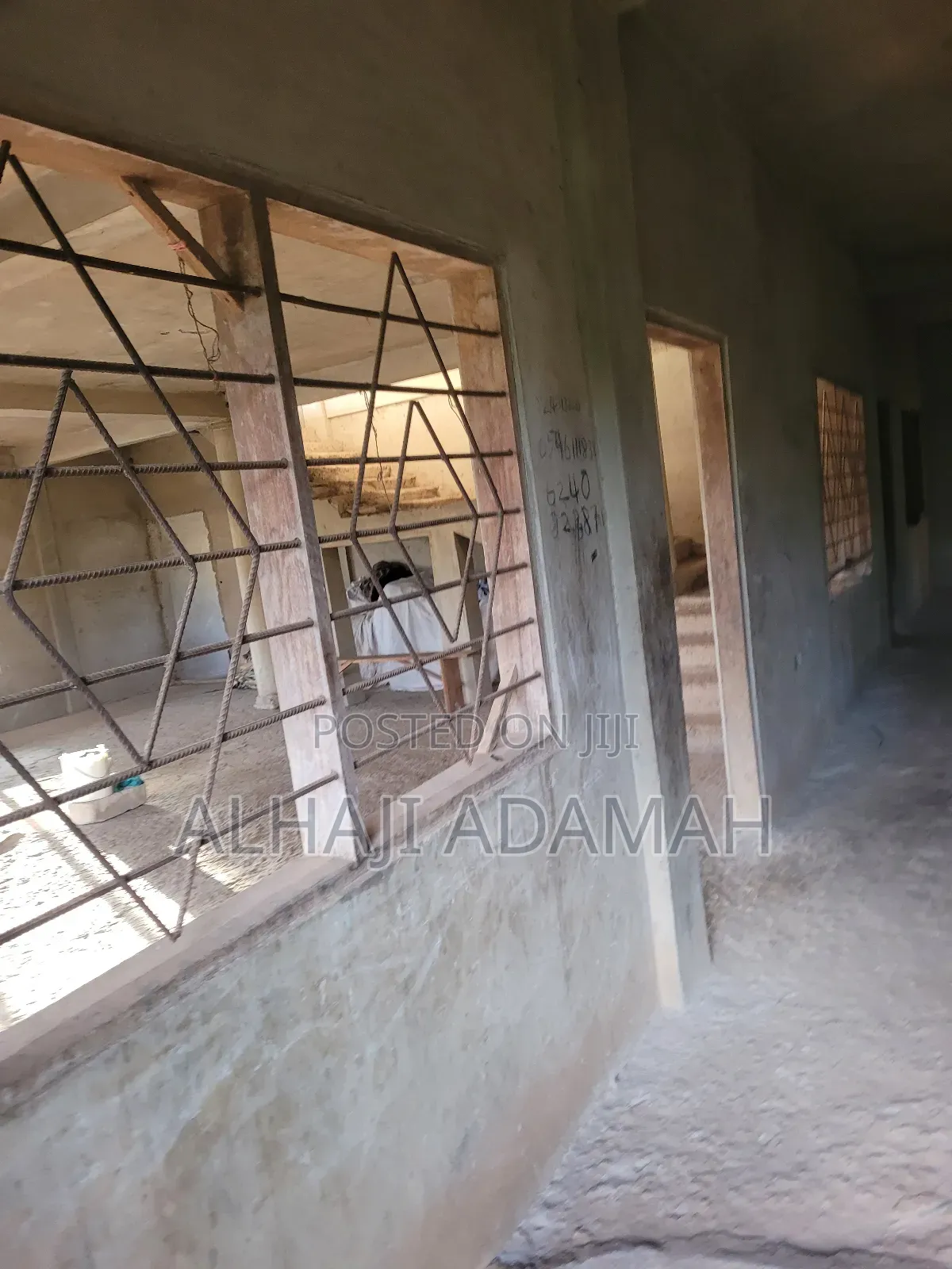 5bdrm Block of Flats in Diamond City Estate, Atwima Kwanwoma for sale
