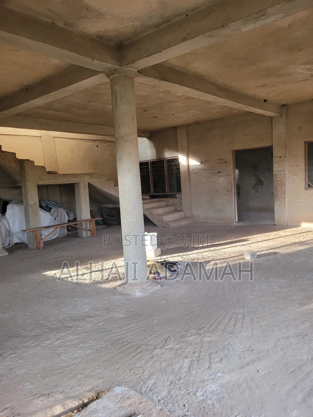 5bdrm Block of Flats in Diamond City Estate, Atwima Kwanwoma for sale