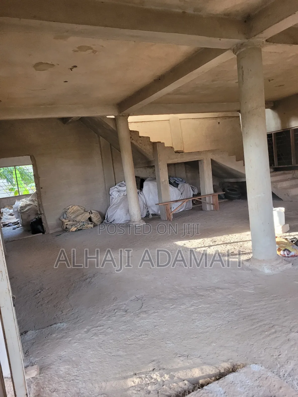 5bdrm Block of Flats in Diamond City Estate, Atwima Kwanwoma for sale