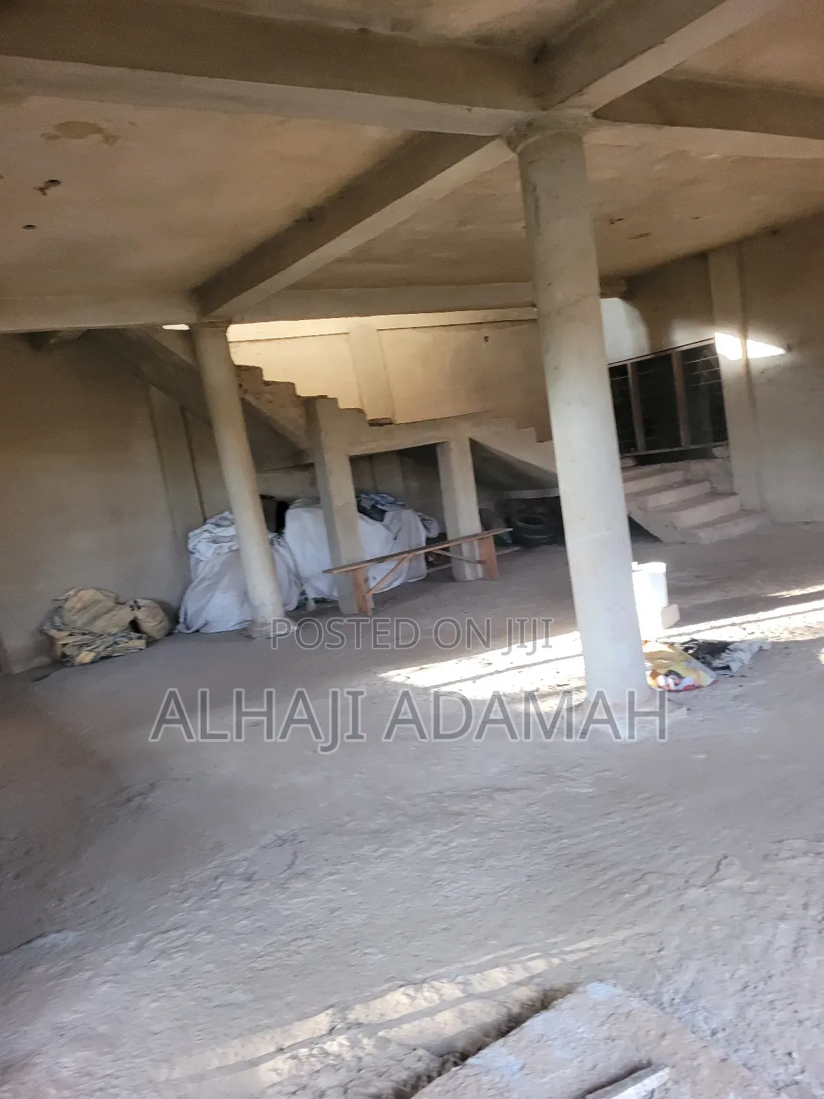 5bdrm Block of Flats in Diamond City Estate, Atwima Kwanwoma for sale