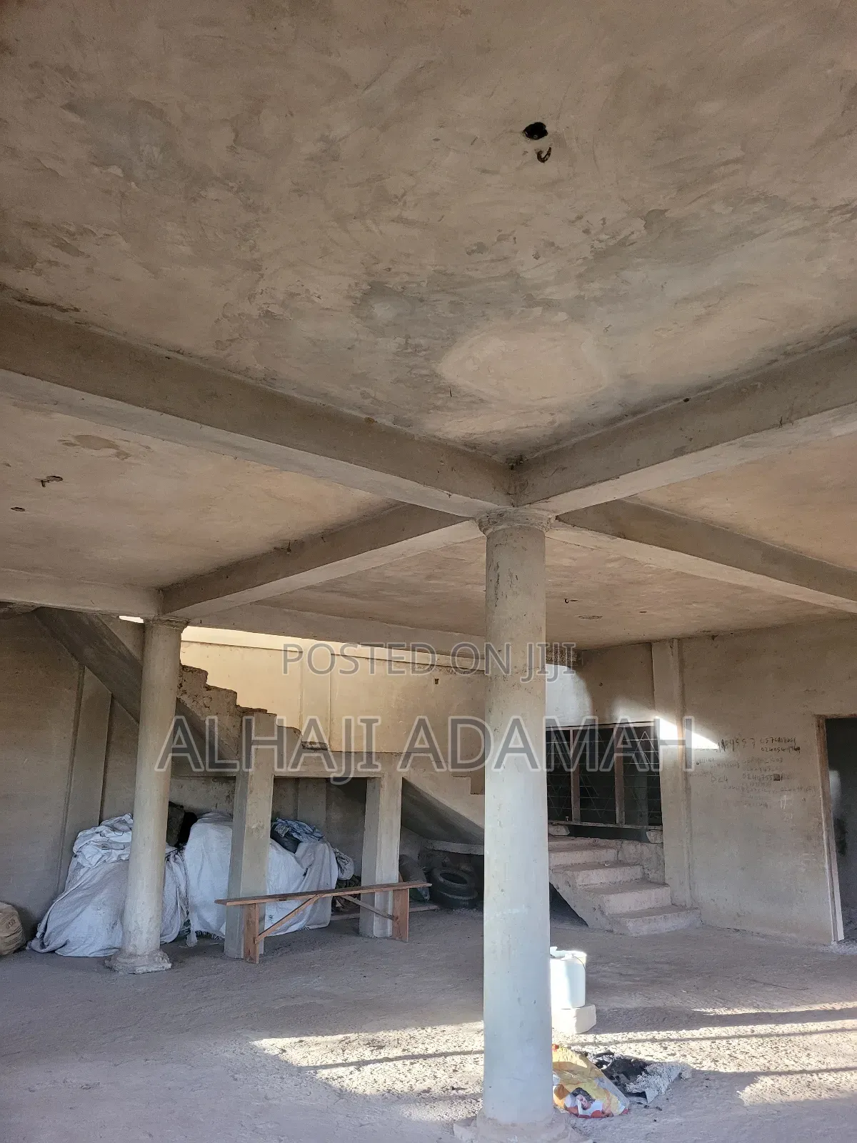 5bdrm Block of Flats in Diamond City Estate, Atwima Kwanwoma for sale