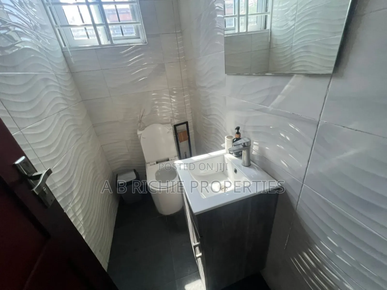 3bdrm House in Ab Richie Properties, Achimota for rent