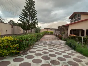 7bdrm House in Fumesua, Kumasi Metropolitan for sale