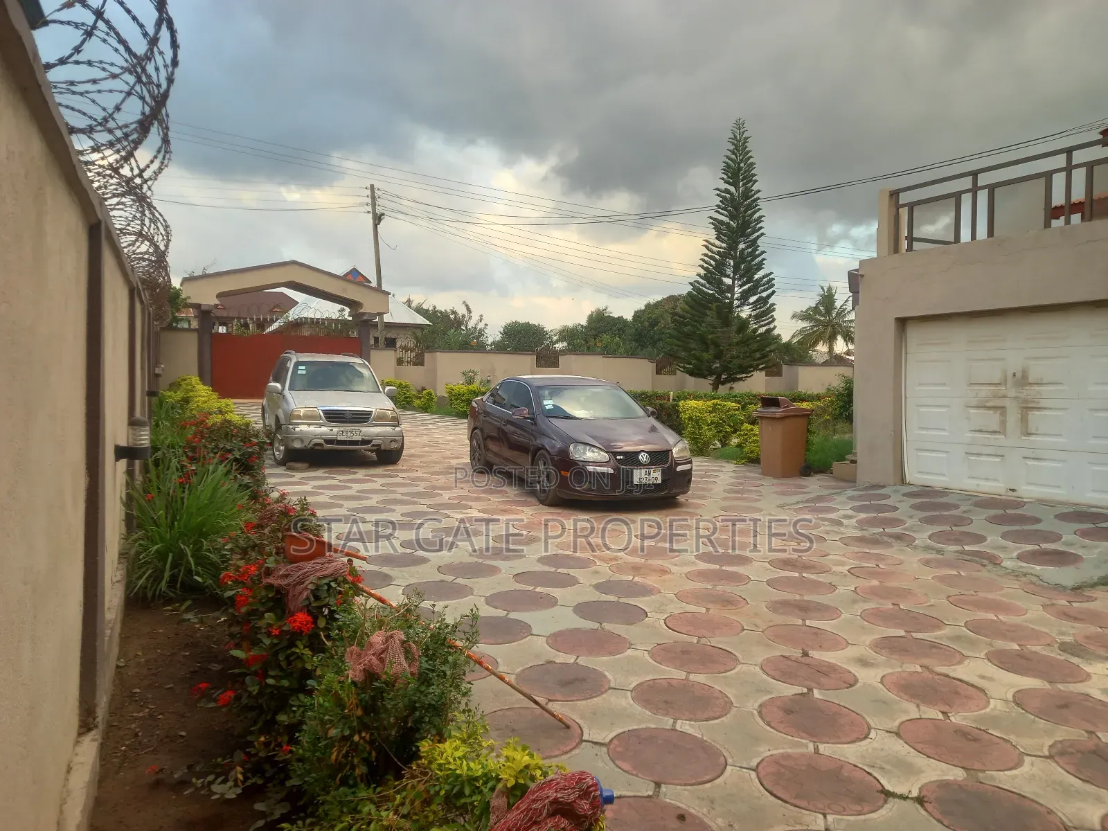 7bdrm House in Fumesua, Kumasi Metropolitan for sale