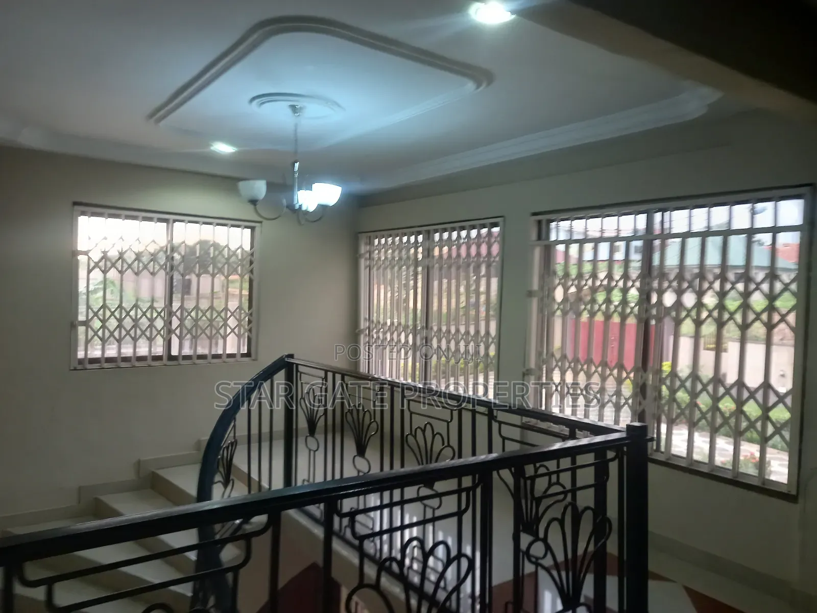 7bdrm House in Fumesua, Kumasi Metropolitan for sale