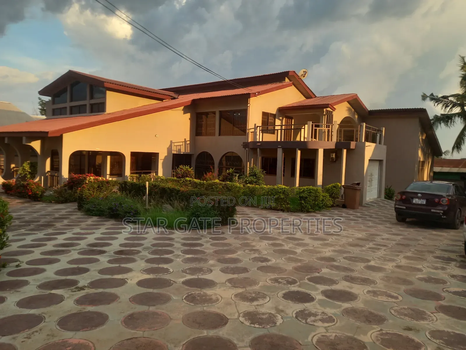 7bdrm House in Fumesua, Kumasi Metropolitan for sale