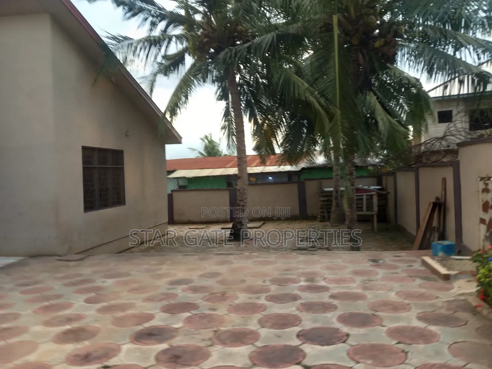 7bdrm House in Star Gate Properties, Ejisu-Juaben Municipal for sale