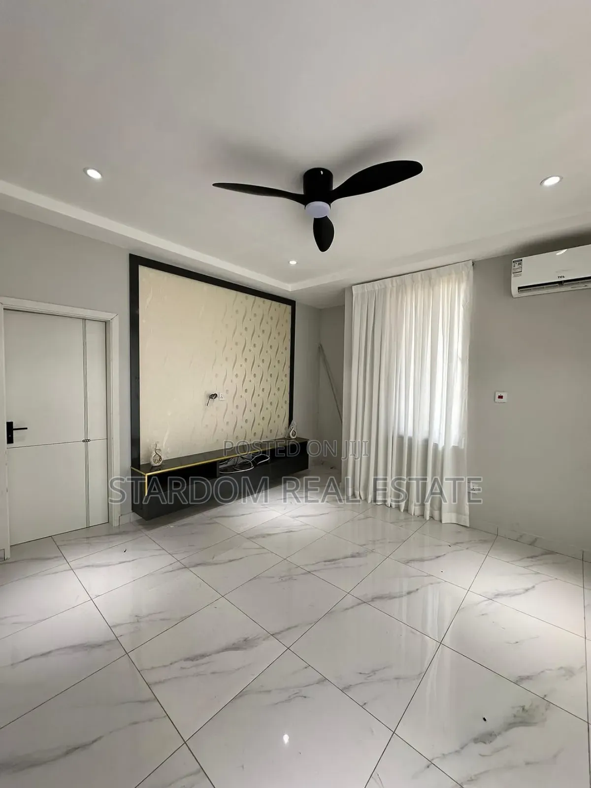 3bdrm Duplex in Lakeside Estate for sale