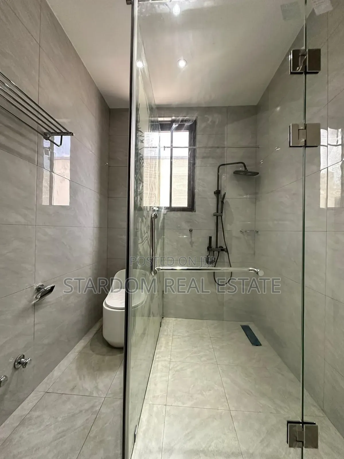 3bdrm Duplex in Lakeside Estate for sale