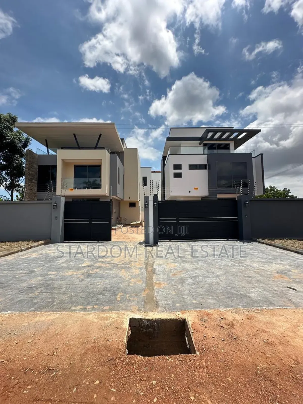 3bdrm Duplex in Lakeside Estate for sale