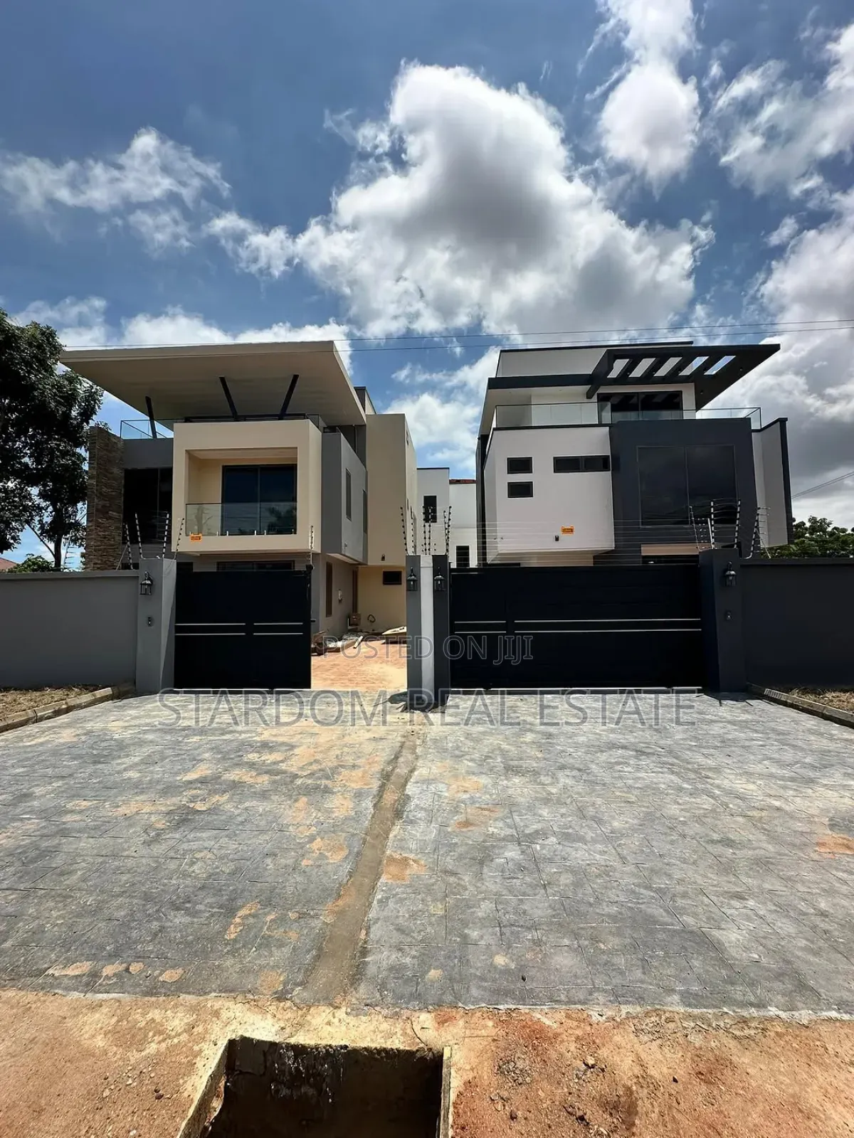 3bdrm Duplex in Lakeside Estate for sale