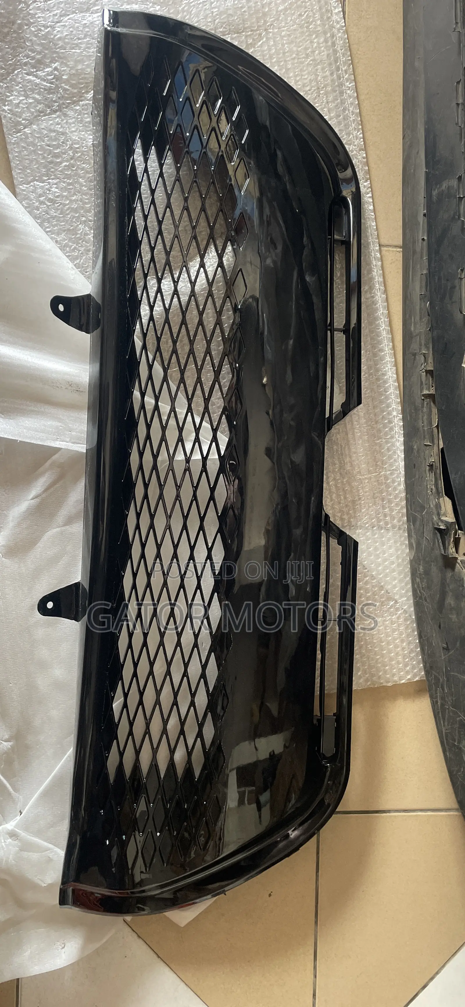 Corolla 2017 2018 Bumper Grille / Shells Sports