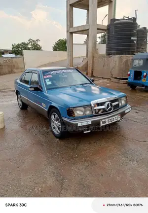 Mercedes-Benz 190E 1998 Blue