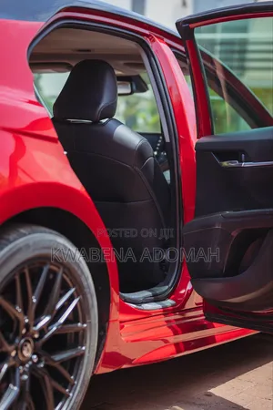 Toyota Camry SE 2022 Red