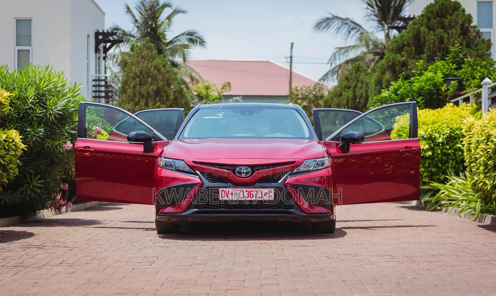 Toyota Camry SE 2022 Red