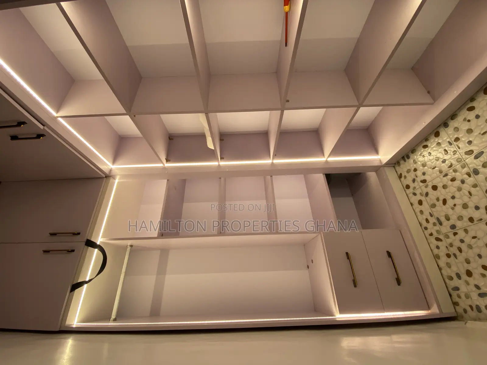 Furnished 2bdrm Apartment in Osu for rent