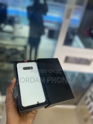 New Samsung Galaxy S10e 128 GB White