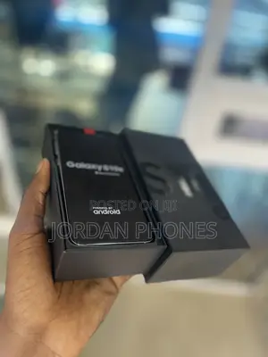 New Samsung Galaxy S10e 128 GB White