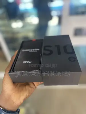 New Samsung Galaxy S10e 128 GB White