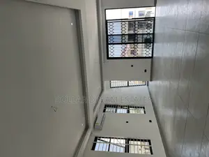 5bdrm House in Adjiriganor for sale