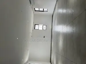 5bdrm House in Adjiriganor for sale