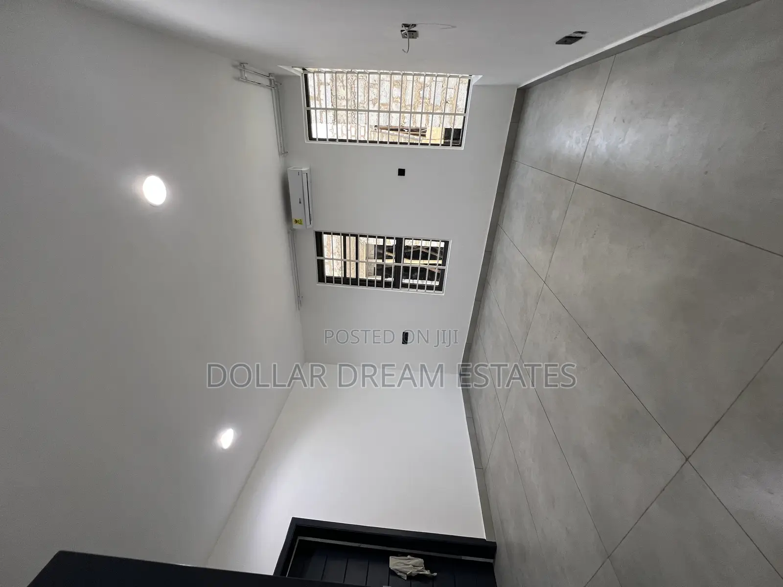 5bdrm House in Adjiriganor for sale