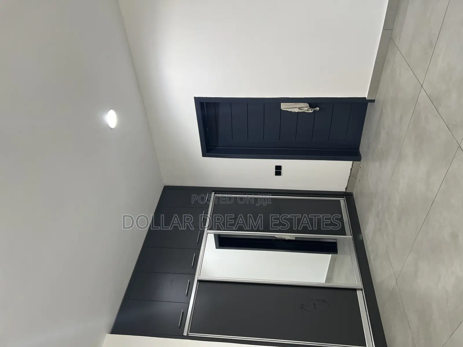 5bdrm House in Adjiriganor for sale