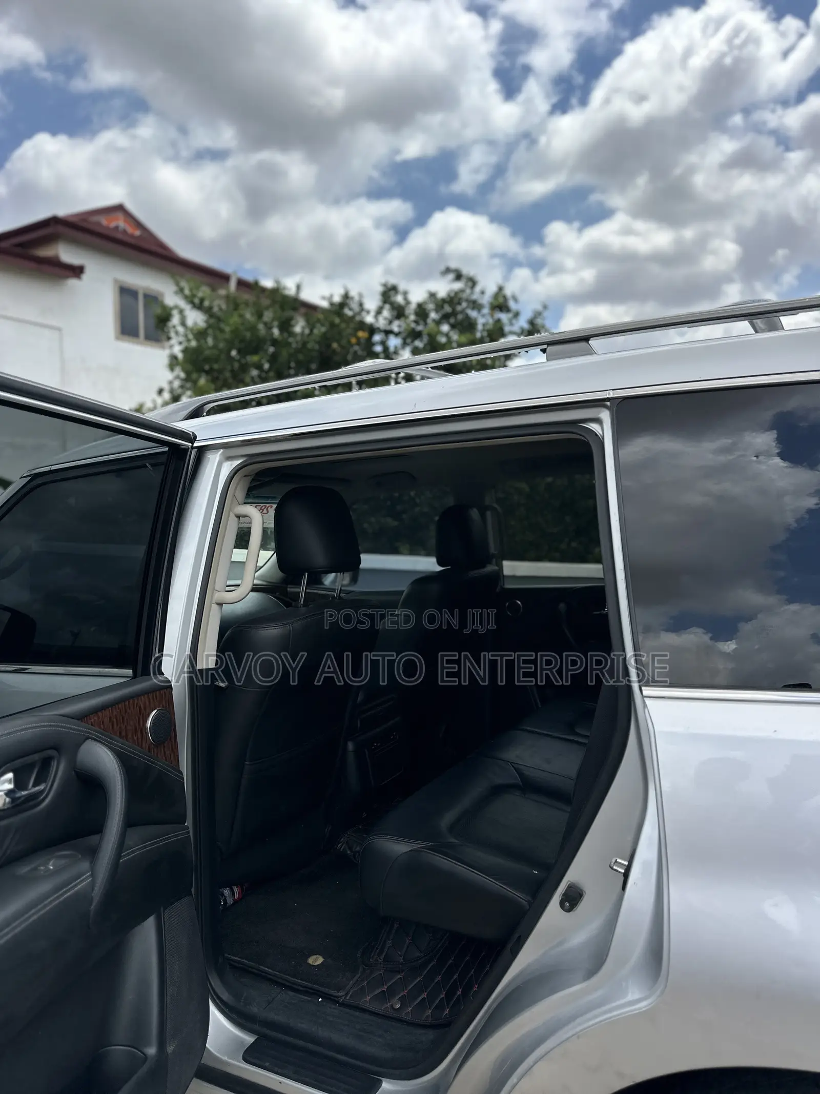 Nissan Armada Platinum AWD 2017 Silver