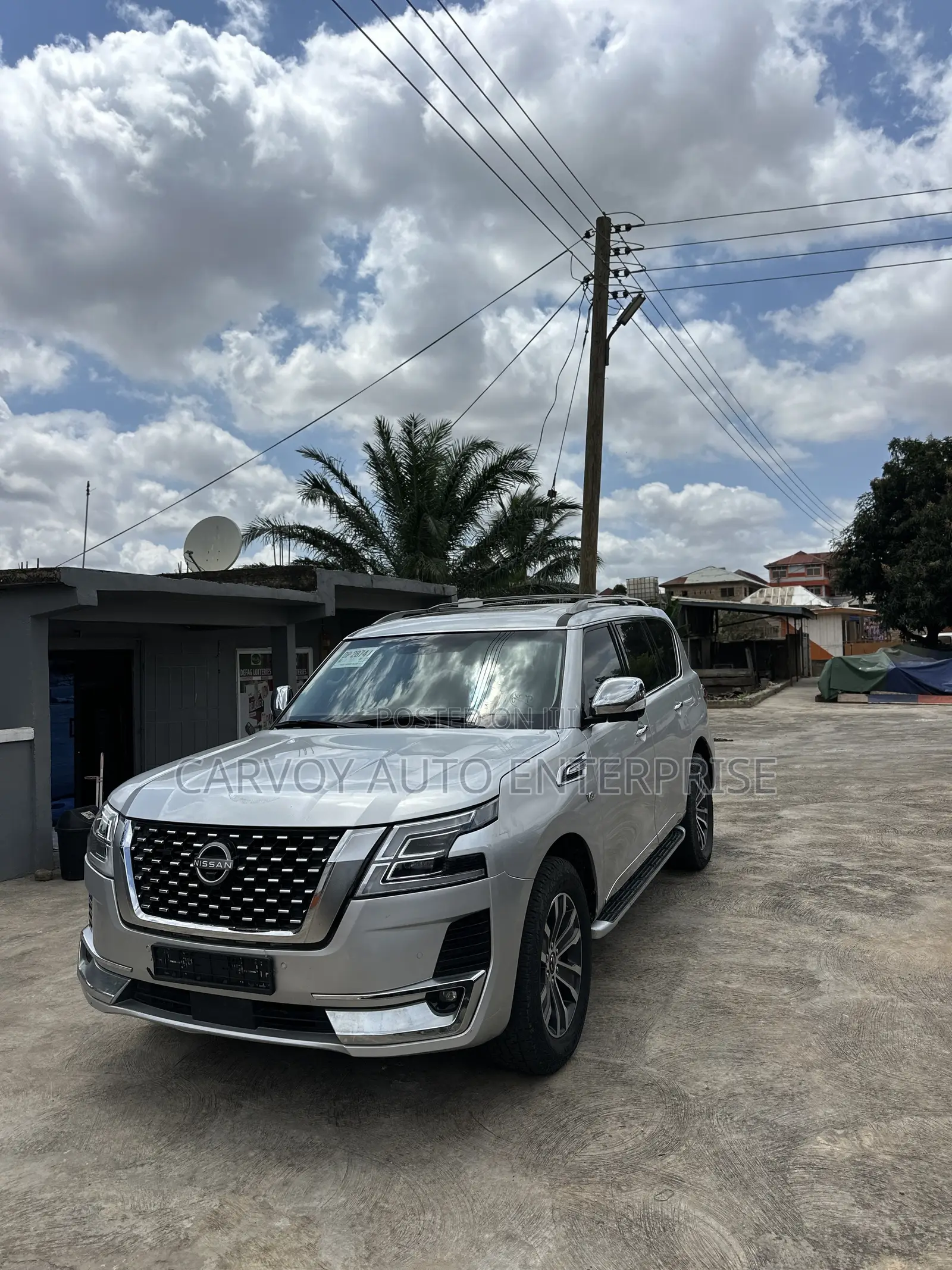 Nissan Armada Platinum AWD 2017 Silver