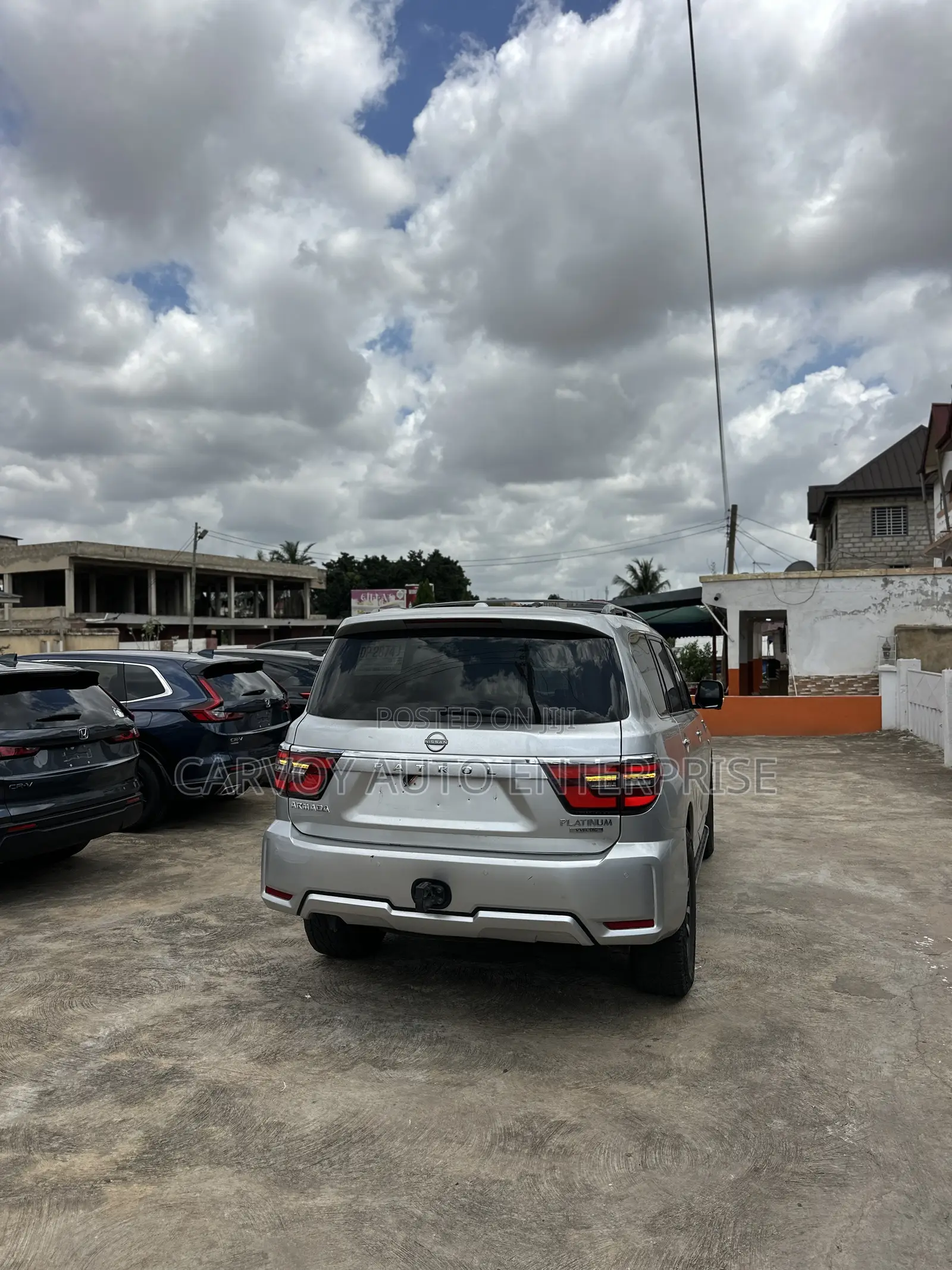 Nissan Armada Platinum AWD 2017 Silver