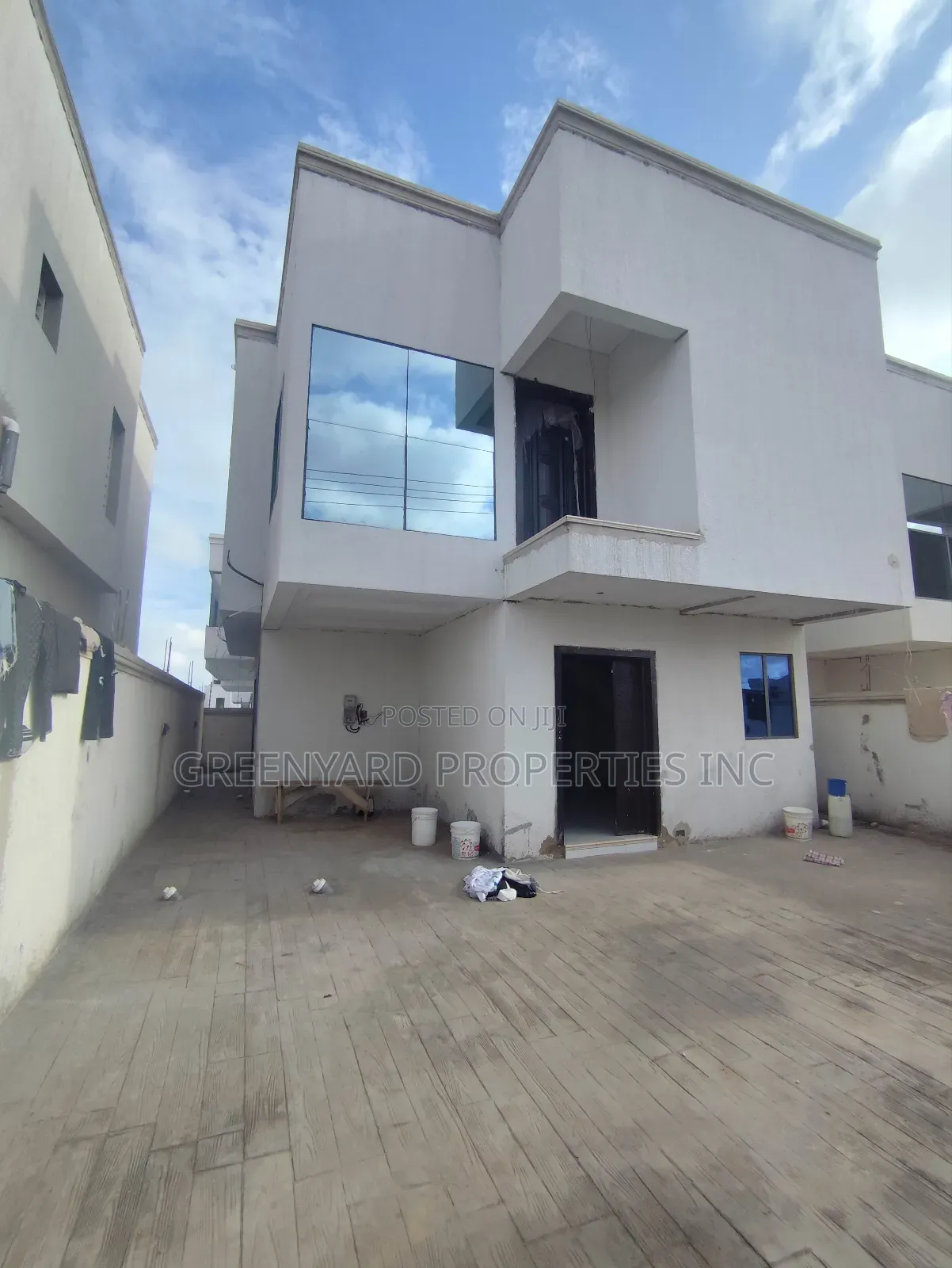 3bdrm Apartment in Hills, East Legon for sale