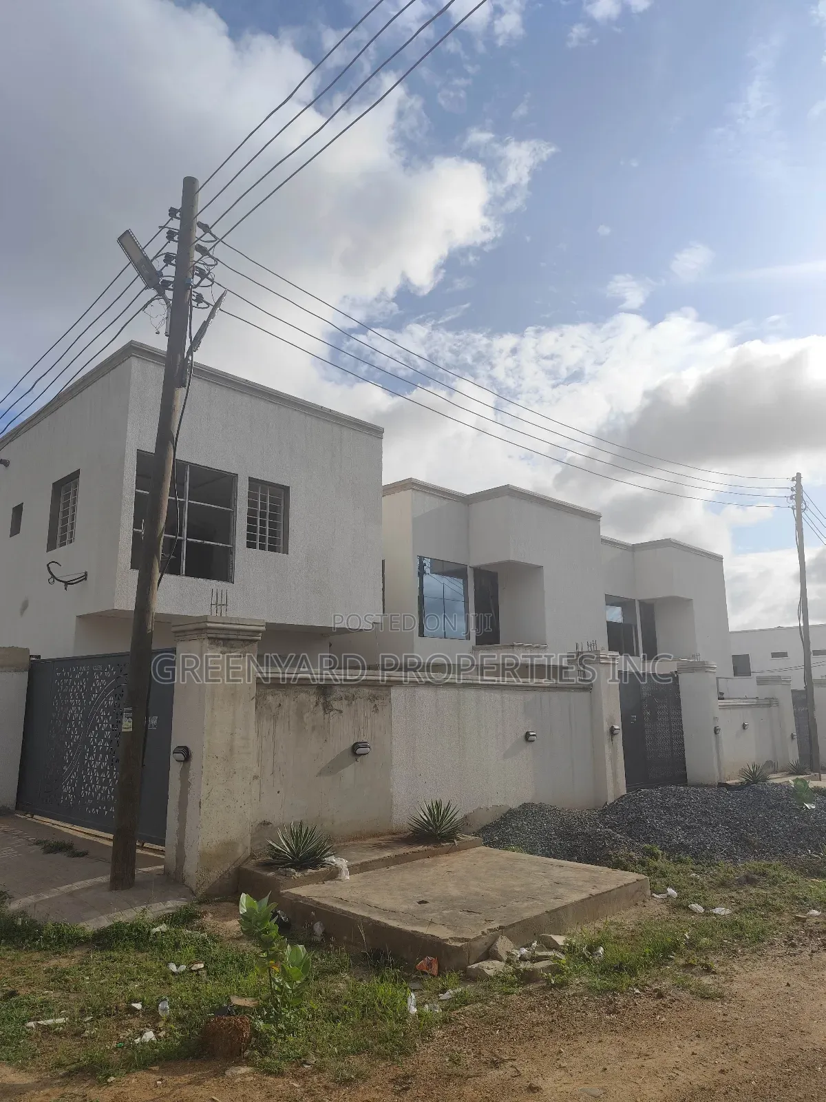 3bdrm Apartment in Hills, East Legon for sale