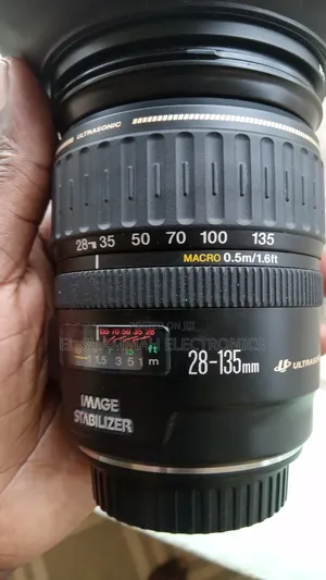 Canon Ef 28-135mm Ultrasonic Lens F3.5 With Image Stabilizer