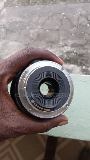 Canon Ef 28-135mm Ultrasonic Lens F3.5 With Image Stabilizer