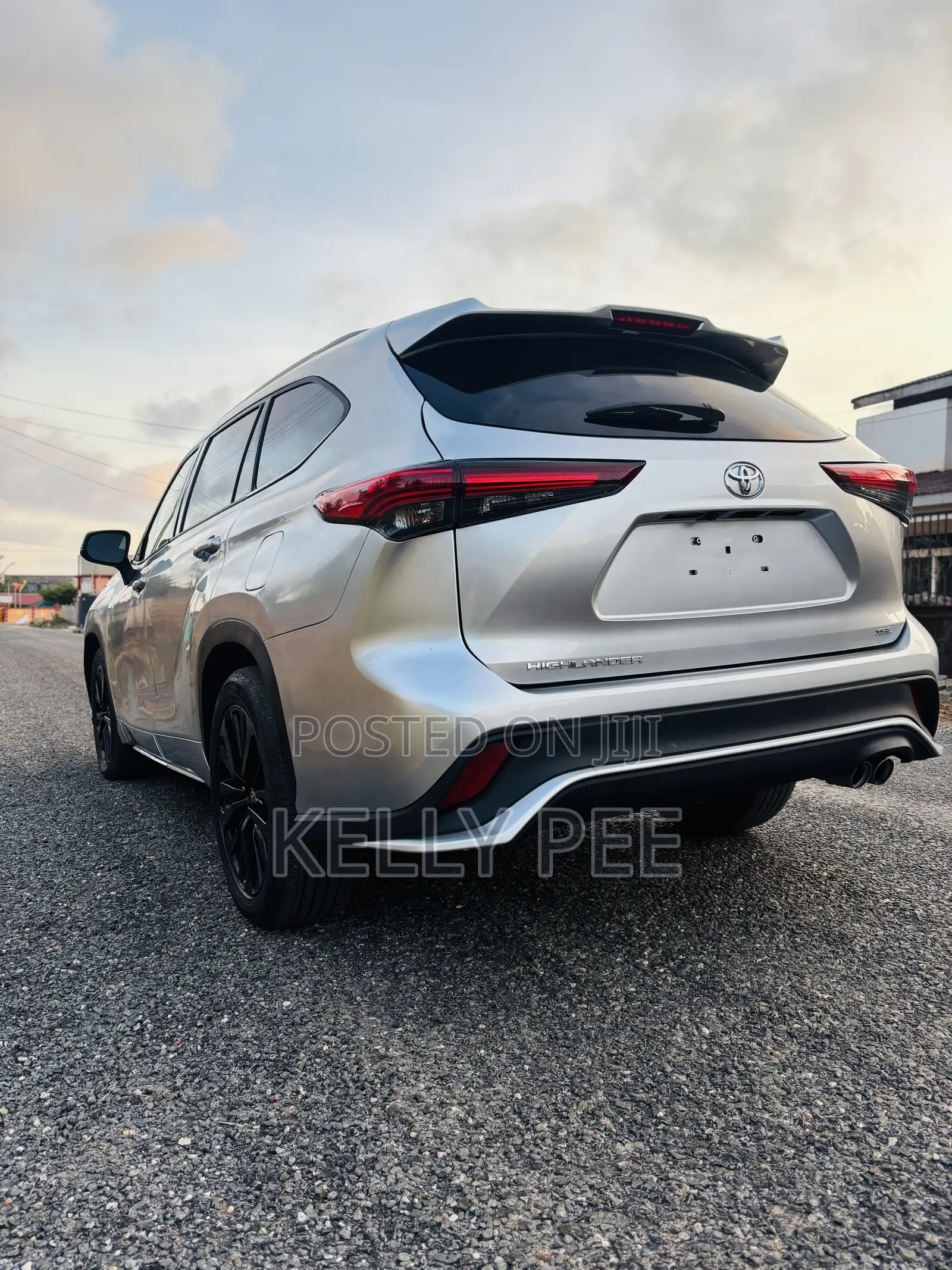 Toyota Highlander XSE FWD 2024 Silver