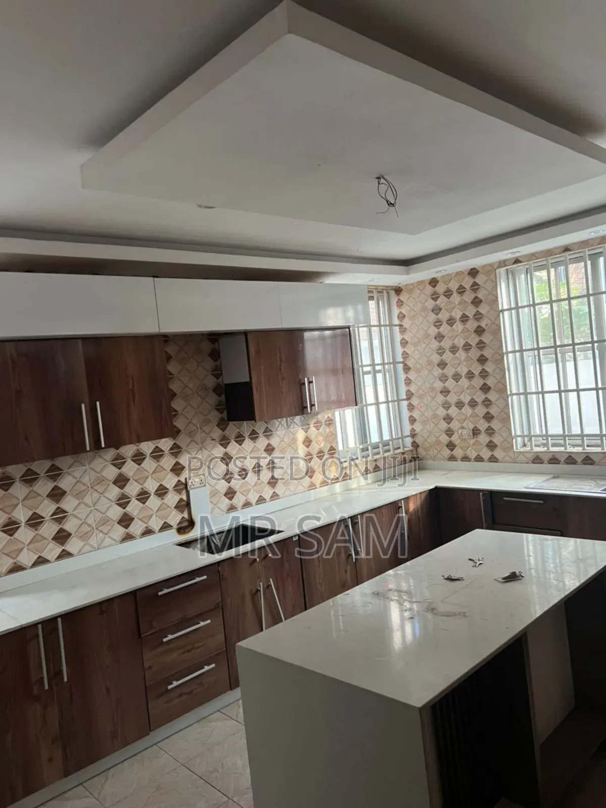 5bdrm House in Around West Hills for sale