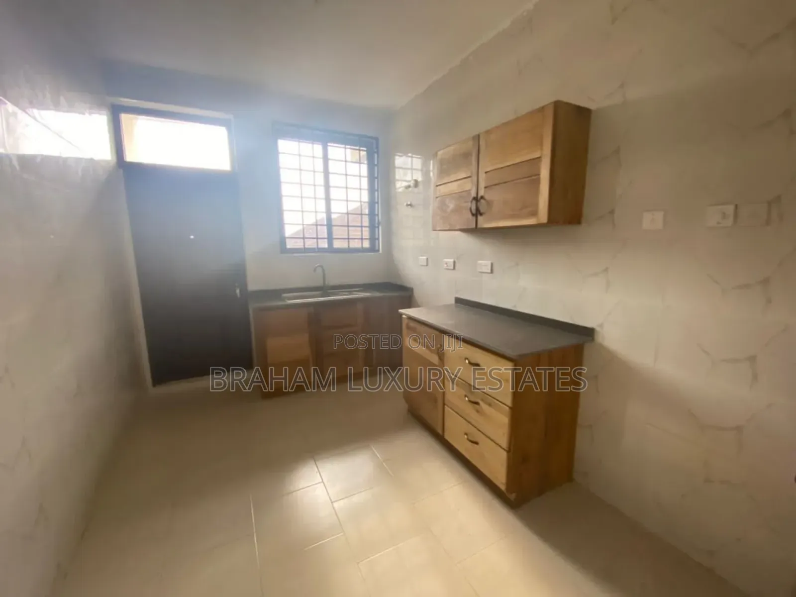 3bdrm Apartment in Braham Luxury, Spintex for rent
