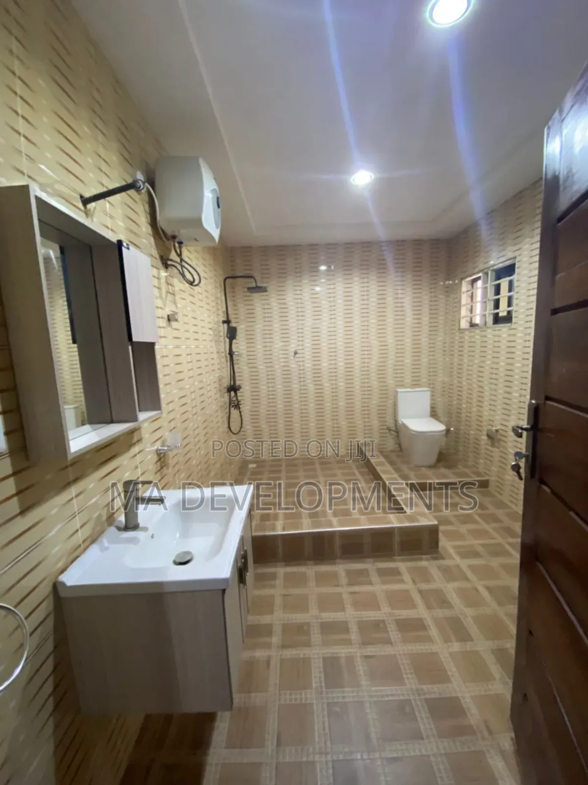 5bdrm House in Madev Realty, Kwabenya for sale