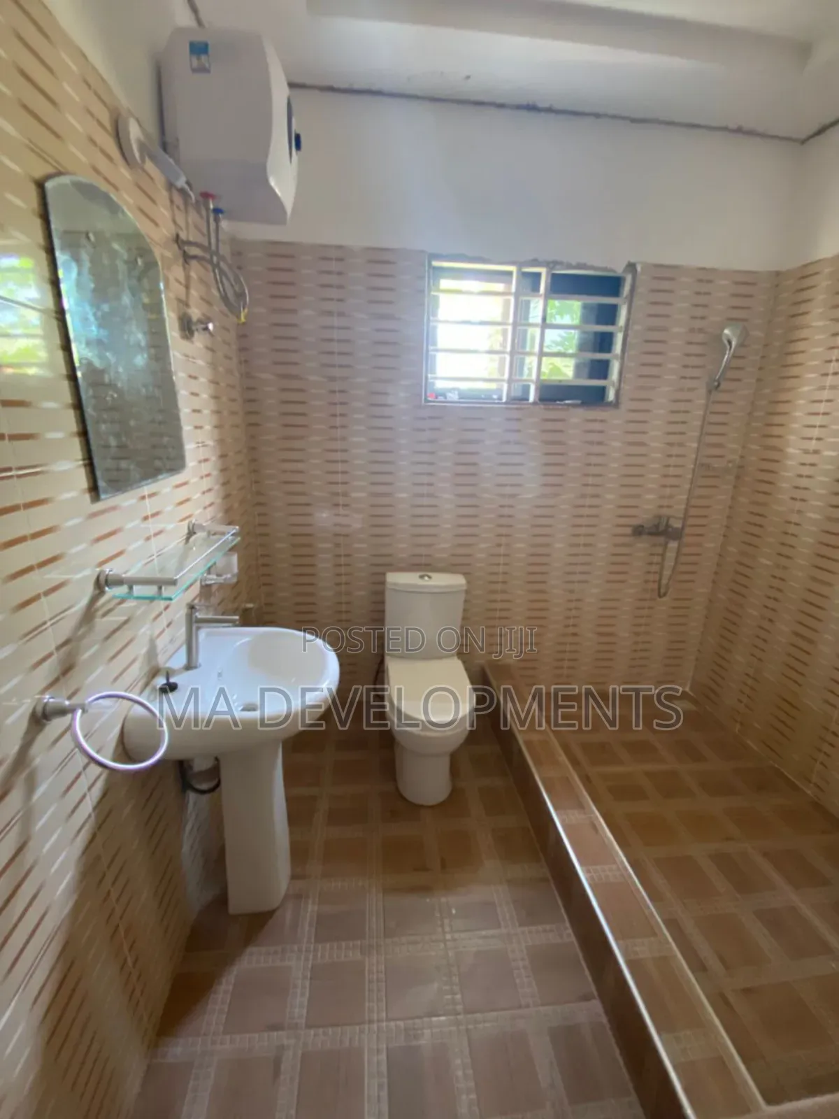 5bdrm House in Madev Realty, Kwabenya for sale