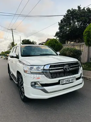 Toyota Land Cruiser 2007 White
