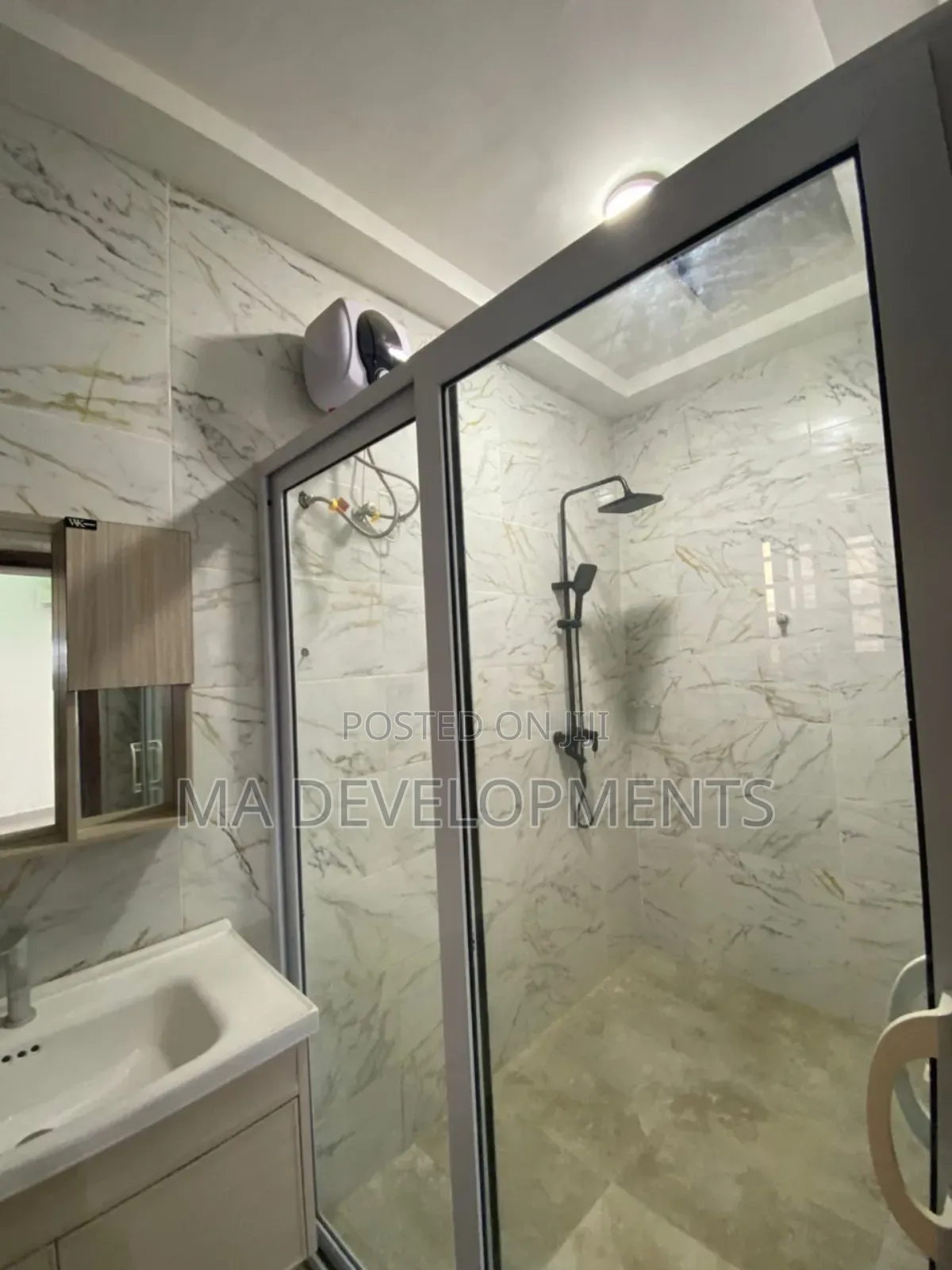 5bdrm House in Madev Realty, Kwabenya for sale