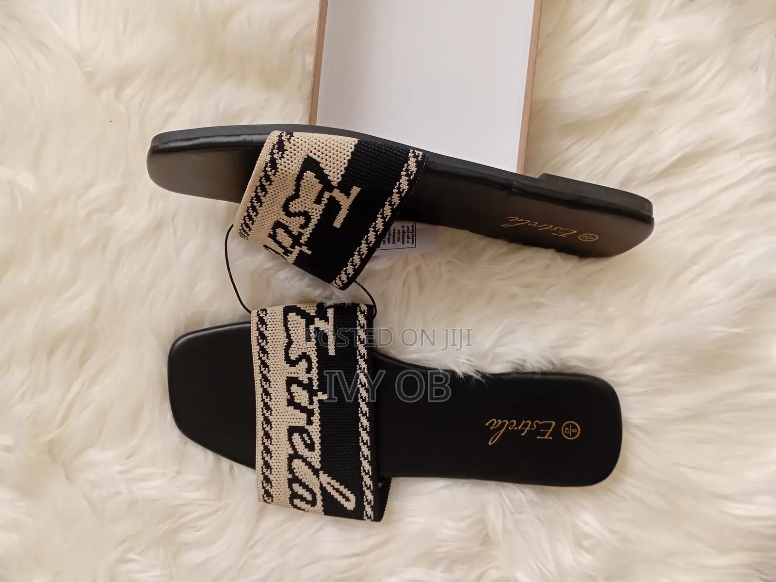 Fashionable Square-Toed Ladies Slippers