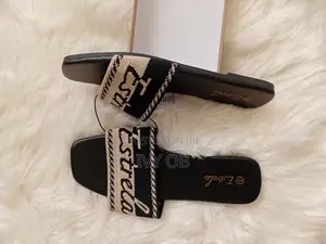 Fashionable Square-Toed Ladies Slippers